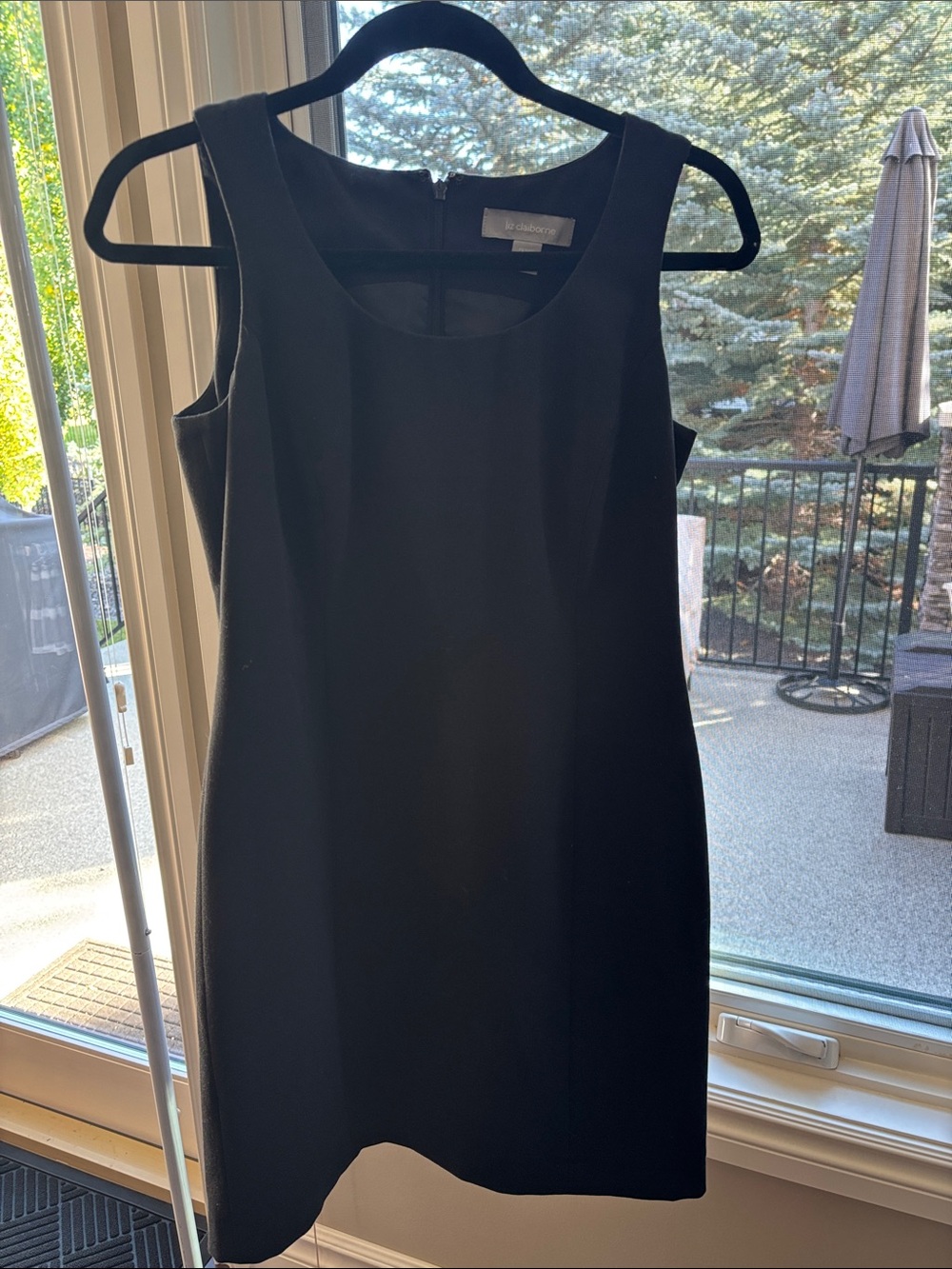 Liz Claiborne Black Sleeveless Sheath Dress